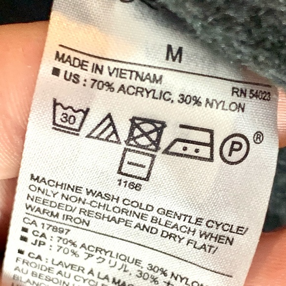 Woman’s Banana Republic Black open front cardigan sweater size medium - Picture 4 of 4